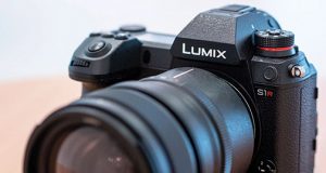 Panasonic Lumix S1R left_1