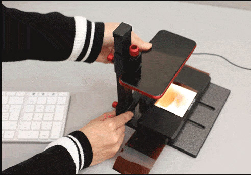 Lomo-Digitalizer-scanning kit-Max-smartphone