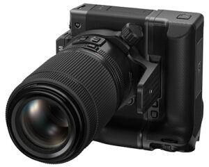Fujifilm-GFGX100-II-right-w-100-200mm